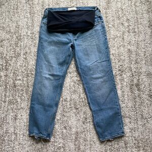 Maternity Ankle Straight Jeans
Color: MEDIUM WASH  Size: 29/ 8 Regular